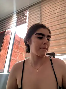 SofiaFontaiine online show from November 27, 2025, 2:50 pm