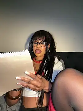 Snapshot of darksiren1 chatting on October 30, 2025, 10:06 pm darksiren1 online show from October 30, 2025, 10:06 pm