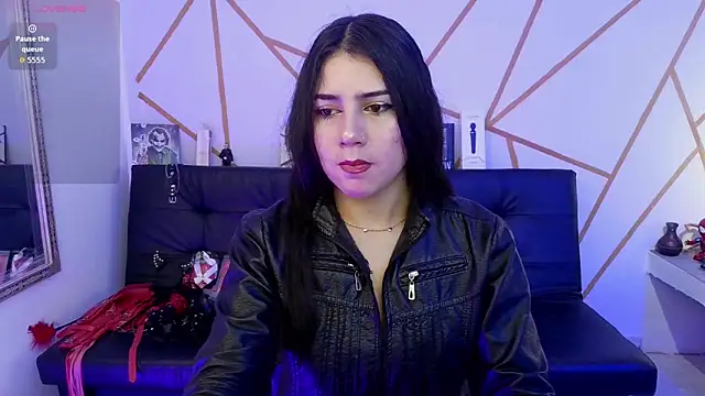 ilayra smith online show from November 10, 2025, 8:03 pm