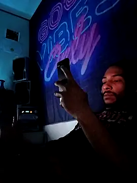 Mikaaa97 online show from April 14, 2026, 12:04 am