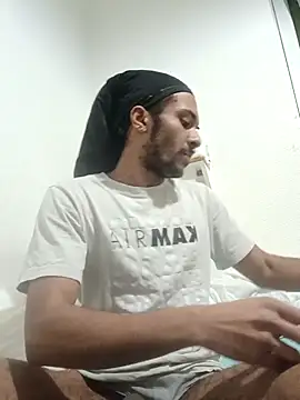 Snapshot of Mikaaa97 chatting on November 29, 2025, 12:00 am Mikaaa97 online show from November 29, 2025, 12:00 am