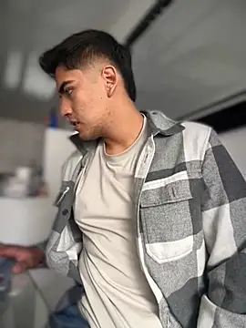 Snapshot of tomy_hot20 chatting on September 19, 2025, 5:17 pm tomy hot20 online show from September 19, 2025, 5:17 pm