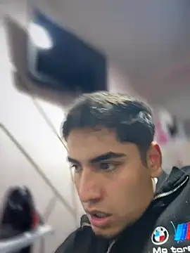 Snapshot of tomy_hot20 chatting on October 30, 2025, 12:20 am tomy hot20 online show from October 30, 2025, 12:20 am