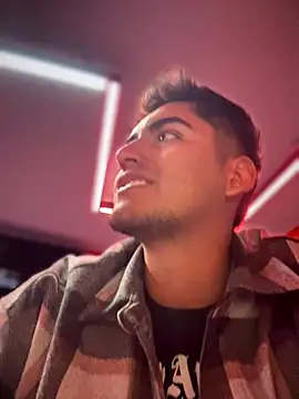 Snapshot of tomy_hot20 chatting on October 10, 2025, 3:46 pm tomy hot20 online show from October 10, 2025, 3:46 pm