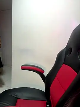 Isa klein online show from November 30, 2025, 10:43 pm