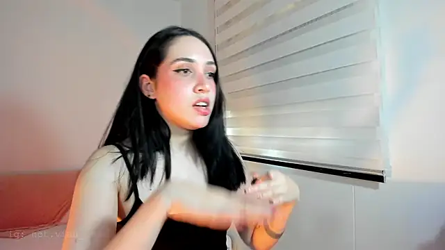 SarahCastillo  online show from February 10, 2026, 6:07 pm