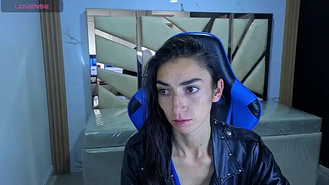 Maily a  online show from March 1, 2026, 12:38 pm