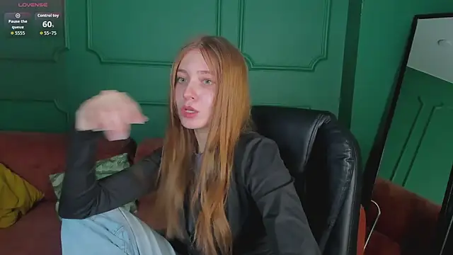 TinnyTiana online show from March 10, 2026, 8:07 am