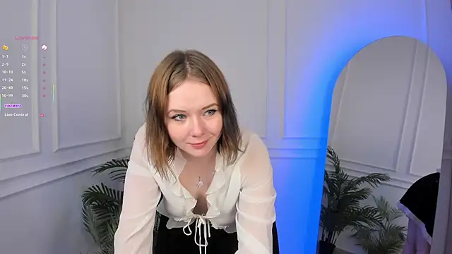 Sophi X online show from October 2, 2025, 1:58 pm