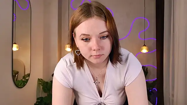 Sophi X online show from October 6, 2025, 3:24 pm