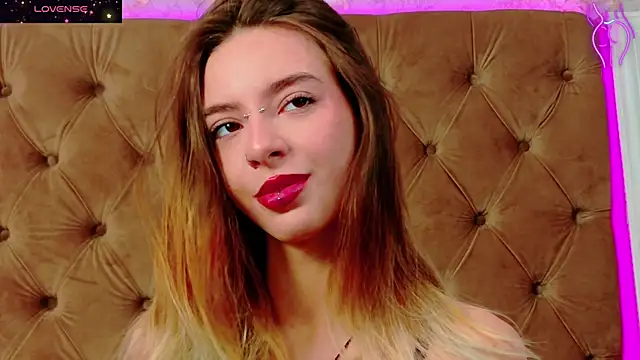 Snapshot of CoraVex chatting on November 18, 2025, 5:22 am CoraVex online show from November 18, 2025, 5:22 am