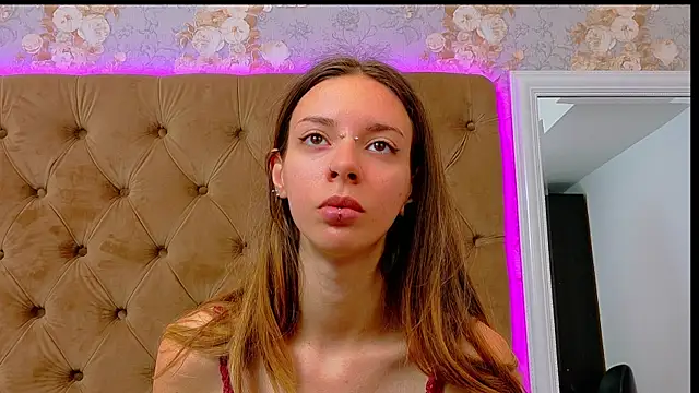 Snapshot of CoraVex chatting on June 4, 2026, 3:55 am CoraVex online show from June 4, 2026, 3:55 am