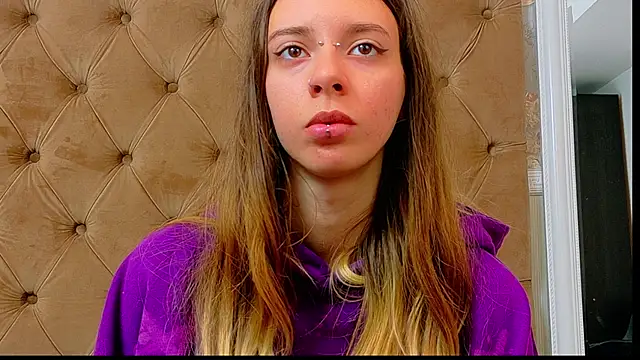 Snapshot of CoraVex chatting on May 22, 2026, 3:59 am CoraVex online show from May 22, 2026, 3:59 am