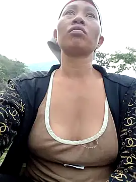 donna-bae online show from April 3, 2026, 10:22 am