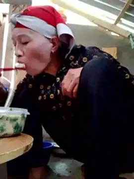 donna-bae online show from February 9, 2026, 5:16 am