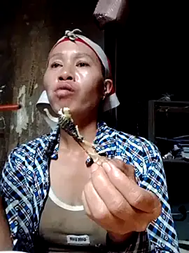 donna-bae online show from October 28, 2025, 11:53 am