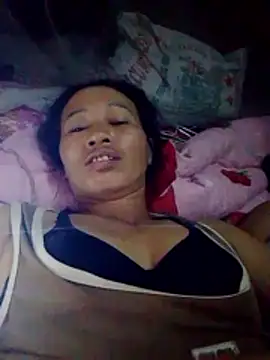 donna-bae online show from November 8, 2025, 10:02 pm