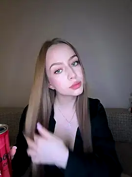 MissOyee online show from September 27, 2025, 7:09 pm