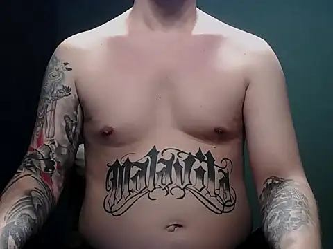 Snapshot of guesswhatbitch chatting on October 28, 2025, 4:28 pm guesswhatbitch online show from October 28, 2025, 4:28 pm