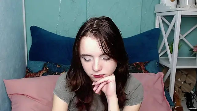 Snapshot of VivienneRo chatting on October 9, 2025, 4:46 am VivienneRo online show from October 9, 2025, 4:46 am