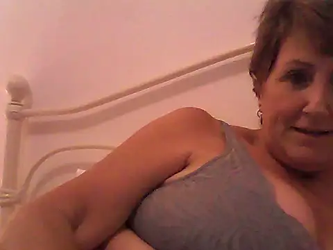 Snapshot of LadyLuxe_xx chatting on October 12, 2025, 8:32 pm LadyLuxe xx online show from October 12, 2025, 8:32 pm
