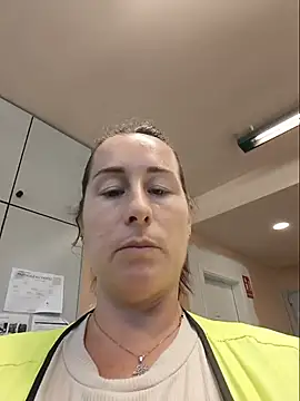 bichota85 online show from July 28, 2026, 10:34 am