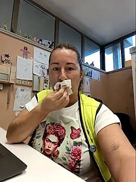 bichota85 online show from October 22, 2025, 10:04 am