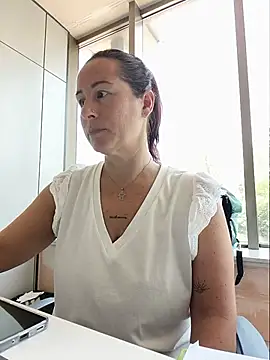 bichota85 online show from July 13, 2026, 9:41 am