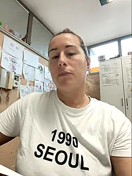 bichota85 online show from October 14, 2025, 11:00 am