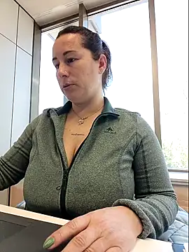 bichota85 online show from March 24, 2026, 10:26 am