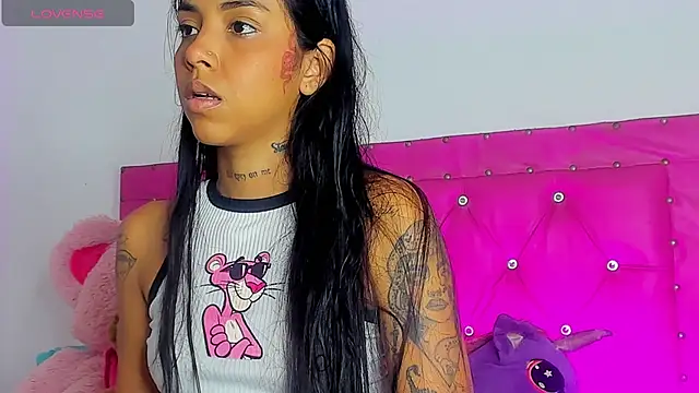 dahiiangomezz online show from April 7, 2026, 9:27 pm