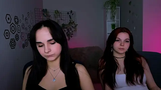 ariana ross7 online show from April 21, 2026, 9:49 am