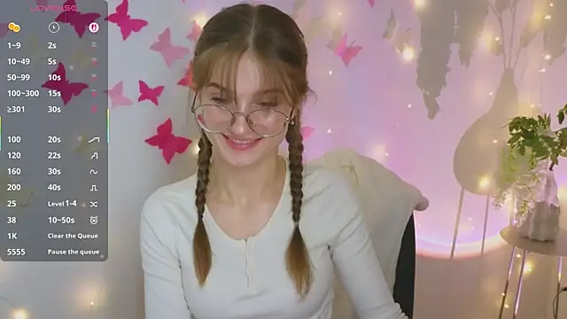 Snapshot of Katyaa_Lover chatting on October 28, 2025, 4:17 pm Katyaa Lover online show from October 28, 2025, 4:17 pm