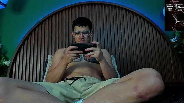 JeergMuscle online show from November 19, 2025, 4:23 am