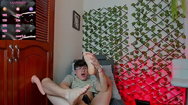 Snapshot of bellmontneon chatting on December 5, 2025, 11:42 am bellmontneon online show from December 5, 2025, 11:42 am