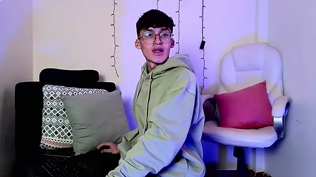 Snapshot of bellmontneon chatting on November 3, 2025, 11:25 am bellmontneon online show from November 3, 2025, 11:25 am