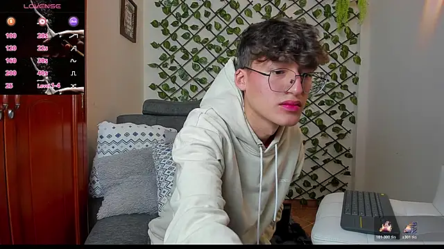 Snapshot of bellmontneon chatting on November 27, 2025, 11:10 am bellmontneon online show from November 27, 2025, 11:10 am