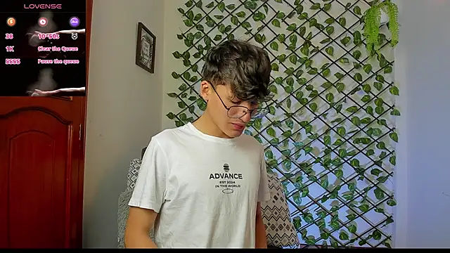 Snapshot of bellmontneon chatting on November 24, 2025, 11:21 am bellmontneon online show from November 24, 2025, 11:21 am