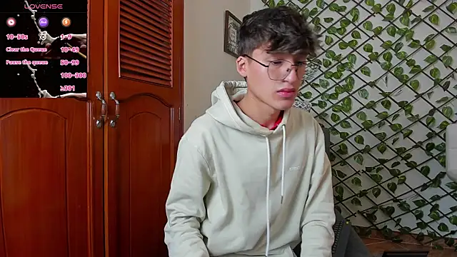 Snapshot of bellmontneon chatting on December 2, 2025, 11:12 am bellmontneon online show from December 2, 2025, 11:12 am