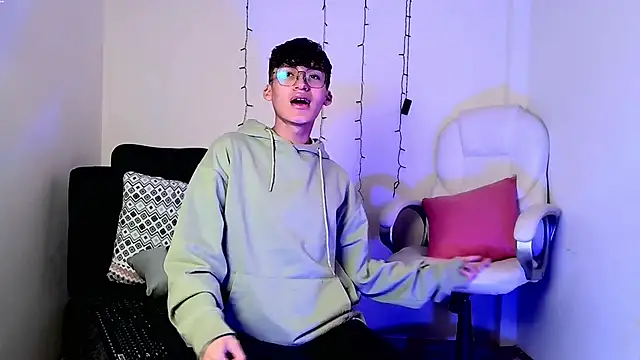 Snapshot of bellmontneon chatting on November 4, 2025, 11:14 am bellmontneon online show from November 4, 2025, 11:14 am