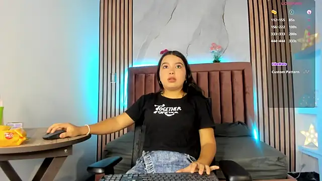 LunaWiill  online show from October 29, 2025, 12:26 pm