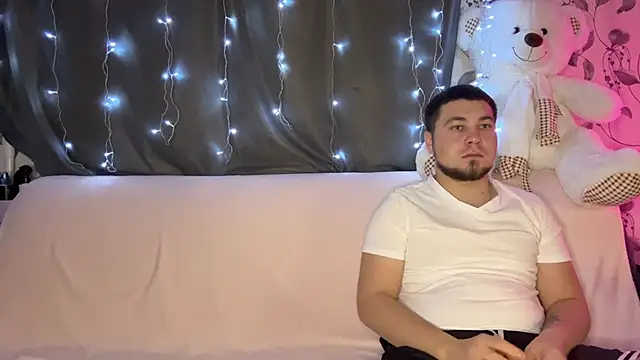 coupleinspire online show from December 4, 2025, 8:41 pm