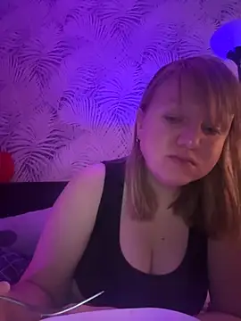 GretieLee online show from October 10, 2025, 7:04 pm