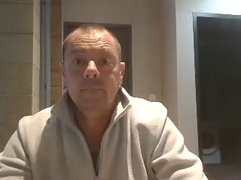 hugoboys4576 online show from September 16, 2025, 4:52 pm