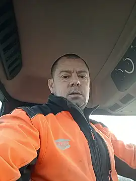 Snapshot of hugoboys4576 chatting on December 18, 2025, 8:19 am hugoboys4576 online show from December 18, 2025, 8:19 am