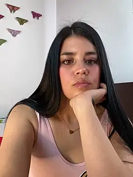 sophy whiite  online show from September 19, 2025, 8:13 pm