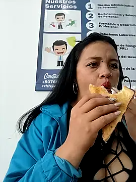 Snapshot of MILA__06 chatting on November 14, 2025, 12:31 pm MILA 06 online show from November 14, 2025, 12:31 pm