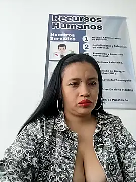 Snapshot of MILA__06 chatting on November 30, 2025, 1:56 pm MILA 06 online show from November 30, 2025, 1:56 pm