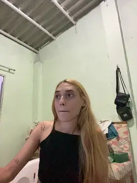 loirinhaaa online show from March 6, 2026, 9:10 pm