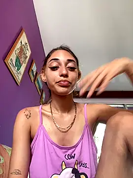 loirinhaaa online show from October 26, 2025, 6:19 pm